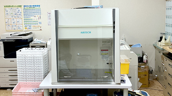 薫風薬局の無菌調剤室完備