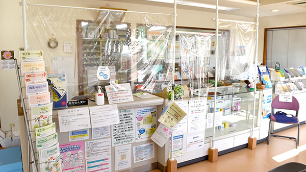 七里薬局の受付/カウンター