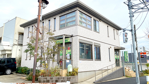 芝山グリーン薬局の外観