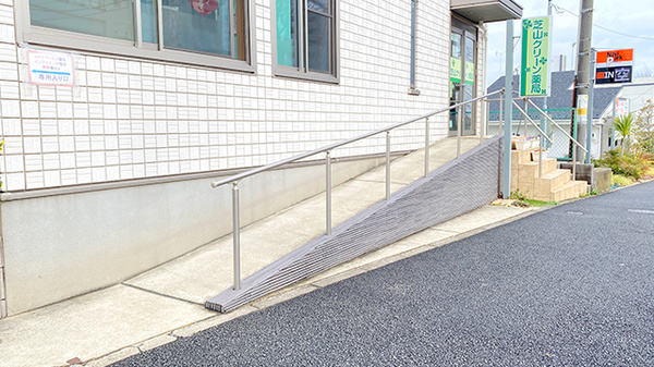 芝山グリーン薬局のバリアフリー設備