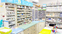 芝山グリーン薬局の薬棚