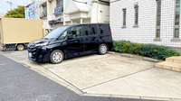 芝山グリーン薬局の駐車場