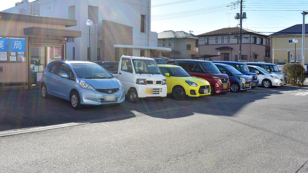 梅澤薬局の駐車場