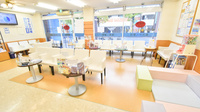 薬局メディクス 新松戸南店の待合スペース