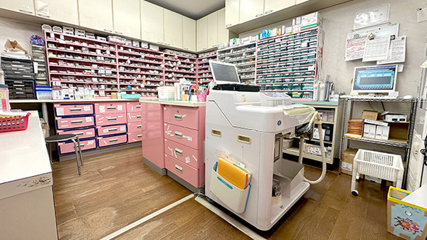 友愛薬局　勝田台店の調剤室
