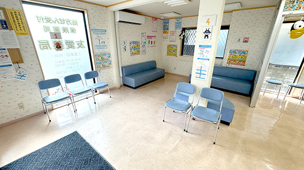 友愛薬局　六高台店の待合スペース
