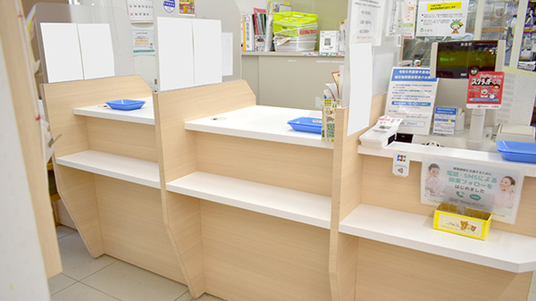 アカカベ薬局　扇町店の受付/カウンター