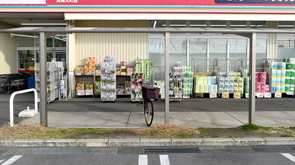 アカカベ薬局　長尾元町店の駐輪場