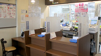 アカカベ薬局　楠公通店の受付/カウンター