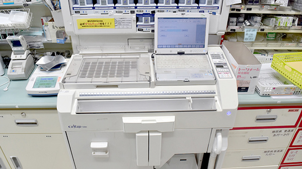 アカカベ薬局　門真団地店の調剤器具