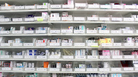 アカカベ薬局　上新庄店の薬棚
