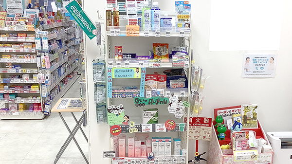 アカカベ薬局　淡路町店の飲食物