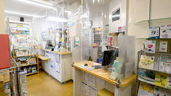 クオール薬局寺方本通店の受付/カウンター