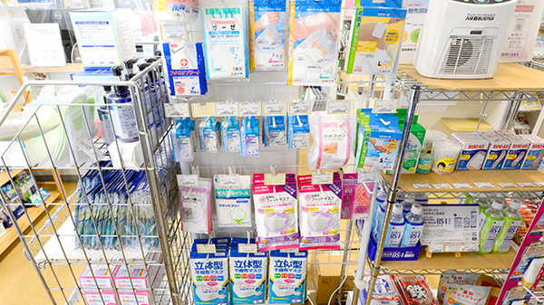 クオール薬局寺方本通店の雑貨品
