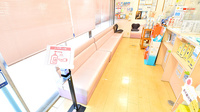 クオール薬局くずは店の待合スペース