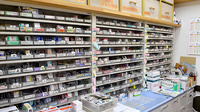オレンジ薬局豊新店の薬棚