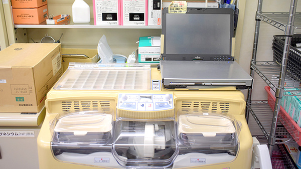 クローバー薬局の調剤器具