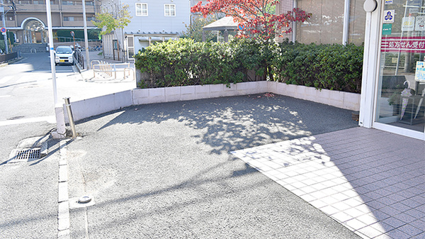 阪神調剤薬局　御厨店の駐車場