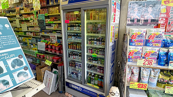 タキヤ十三薬局の飲食物
