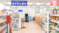 アカカベ薬局　船場店の入口