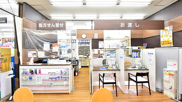 薬のヒグチ薬局 岩田駅前店の受付/カウンター