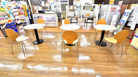 薬のヒグチ薬局 岩田駅前店の待合スペース