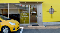 ひよ子薬局の入口