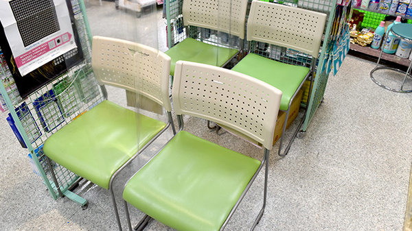 ヒロセ薬局（大阪府大阪市）の待合スペース