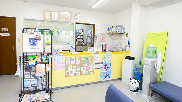 まる薬局 南茨木店の受付/カウンター