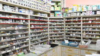 ユニカムドラッグ西泉丘薬局の薬棚