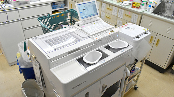 ユニカムドラッグ西泉丘薬局の調剤器具