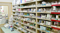 古川橋まこと薬局の薬棚