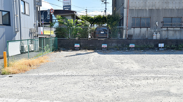 幸生堂薬局 滝谷店の駐車場