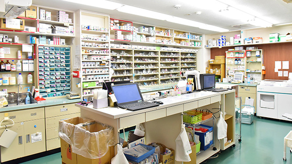杭全ファーマライズ薬局の調剤室