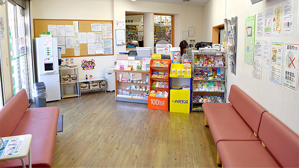 阪神調剤薬局　京阪枚方店の待合スペース