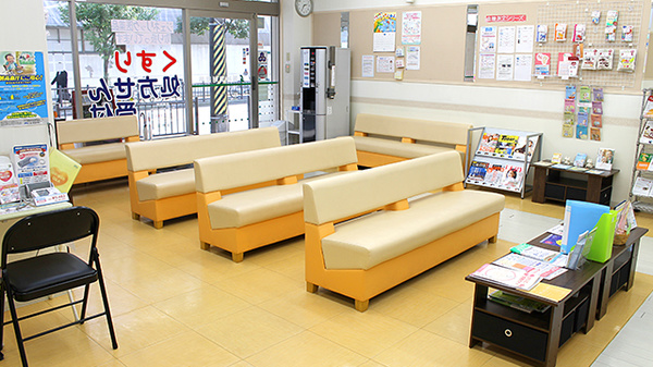 阪神調剤薬局　堂島店の待合スペース