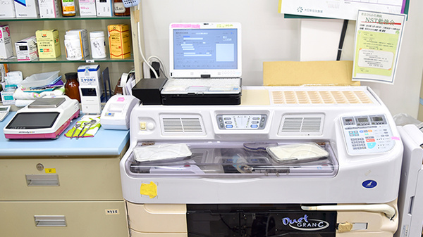 阪神調剤薬局　枚方店の調剤器具