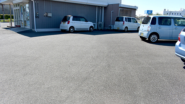 ワタナベ薬局　四日市店の駐車場