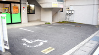 きりん堂薬局の駐車場