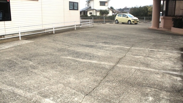 ニック調剤薬局木場店の駐車場