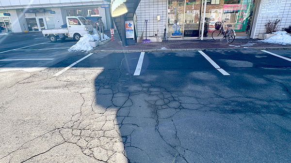 あい薬局の駐車場
