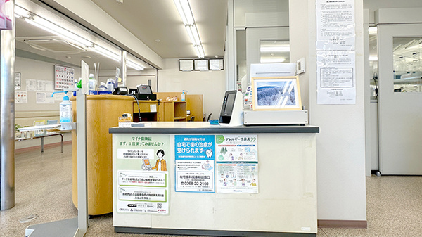 上田薬剤師会会営薬局の受付/カウンター