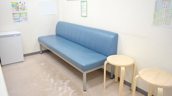 ドラッグストアエーススーパーモール鳥取店（鳥取県鳥取市）の待合スペース