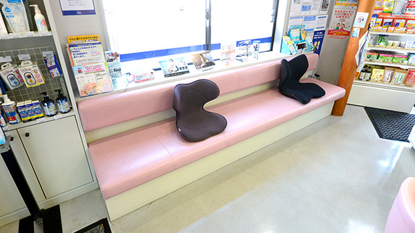 クオール薬局松江春日店の待合スペース