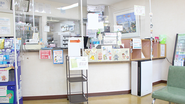 イヌイ薬局鶴川店の受付/カウンター