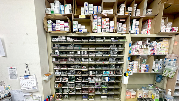 薬棚