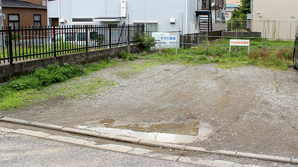 かえで薬局の駐車場