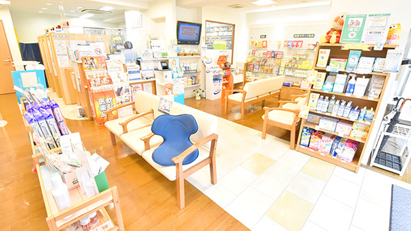 クオール薬局柿の木坂店の待合スペース