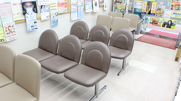 くすりのダイイチ薬局　常盤台店の待合スペース