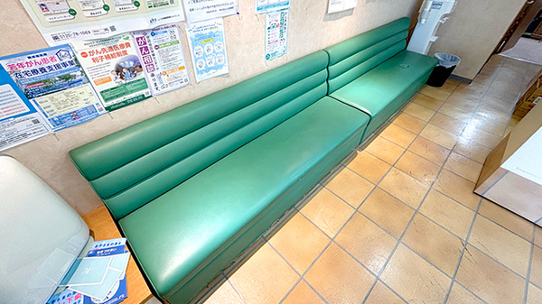 のぞみ薬局上野毛店の待合スペース